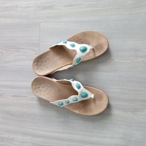 Vionic turquoise stone white sandals size 11
